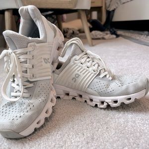 On cloud Helion Cloudtech speedboard running shoe. Size 6.5 women’s.